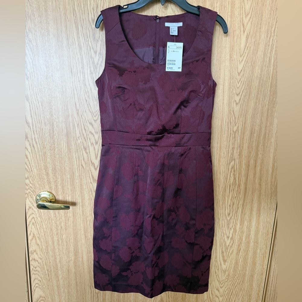 New H&M Burgundy Floral Sleeveless Fitted Dress
